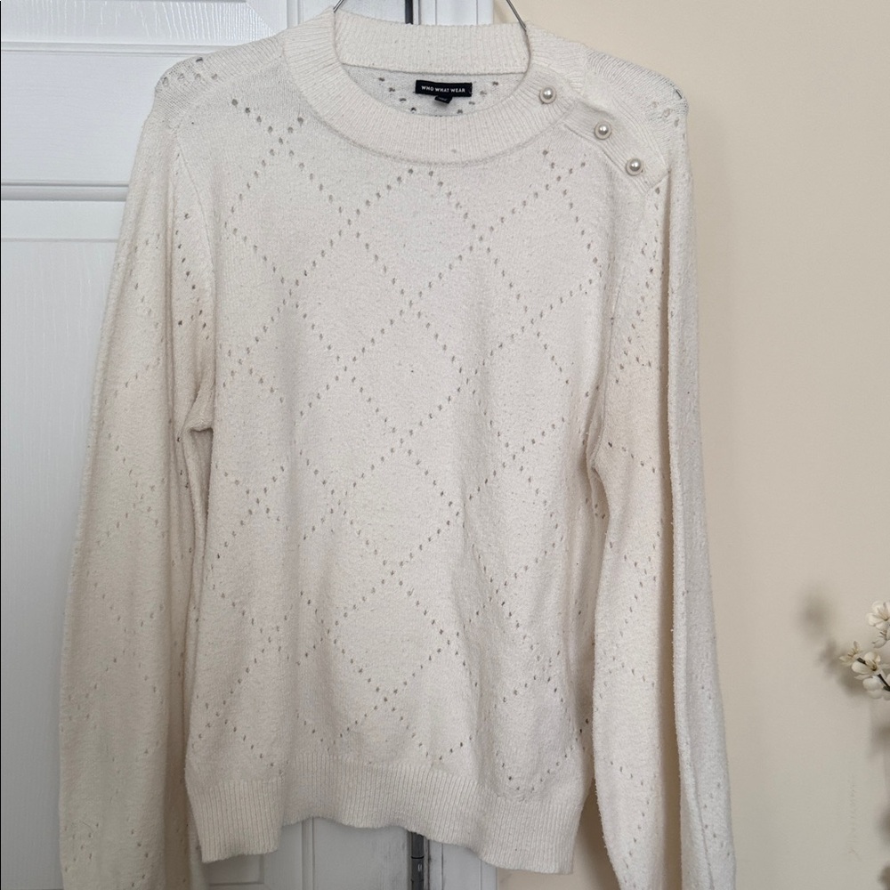 Who What Wear Cream Sweater with Shoulder Buttons